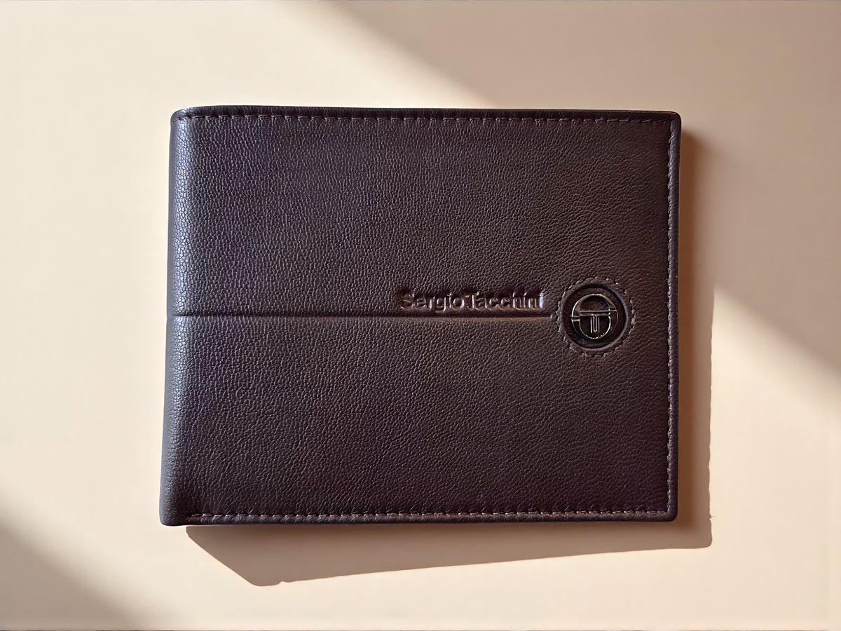 Portefeuille en cuir signé Sergio Tacchini